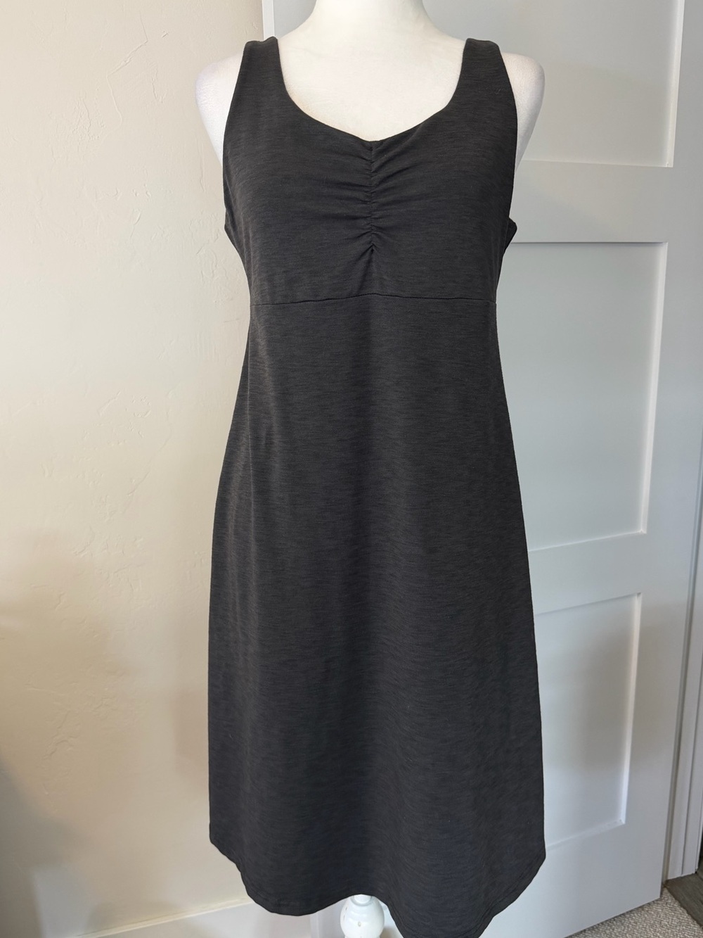 Kühl Mova Aktiv Dress Charcoal Gray Sleeveless Midi Dress